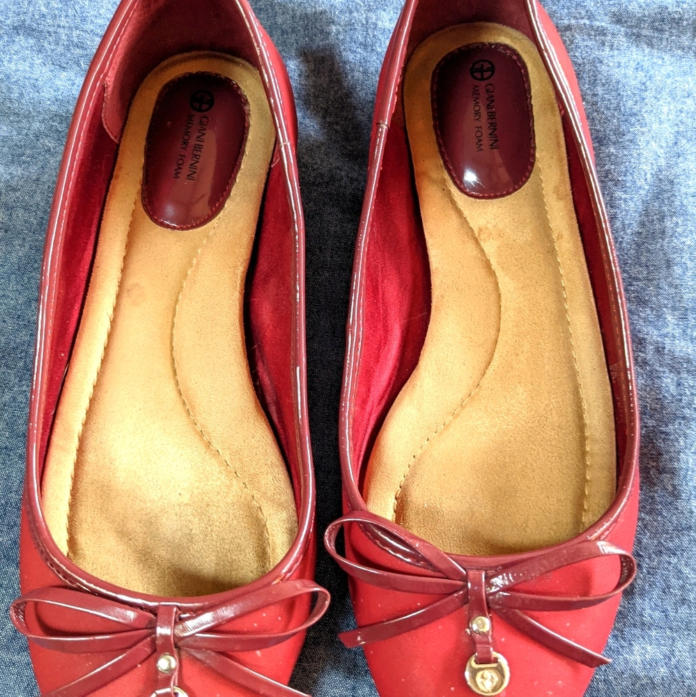 Red memory foam flats
